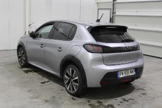 Peugeot 208  picture 4