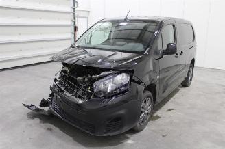 Vaurioauto  passenger cars Peugeot Partner  2023/10