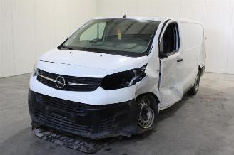 Vaurioauto  passenger cars Opel Vivaro  2021/5