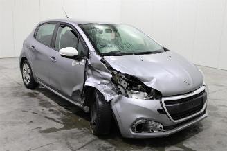 Peugeot 208  picture 2
