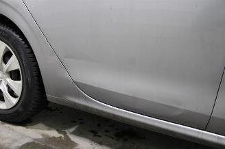 Peugeot 208  picture 7