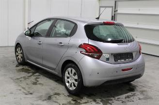 Peugeot 208  picture 4