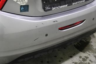 Peugeot 208  picture 8