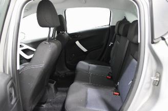 Peugeot 208  picture 11