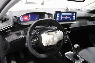 Peugeot 208  picture 9