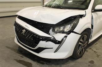 Peugeot 208  picture 6