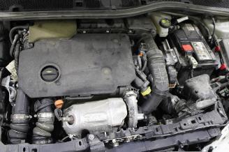 Peugeot 208  picture 14