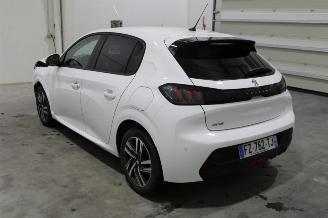 Peugeot 208  picture 4