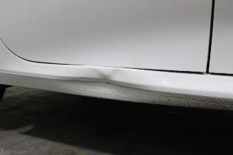Peugeot 208  picture 19
