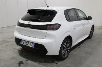 Peugeot 208  picture 3