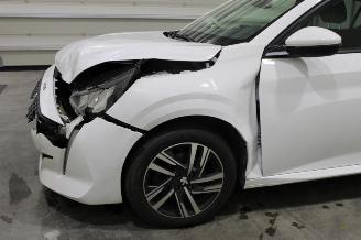 Peugeot 208  picture 5