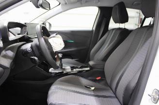 Peugeot 208  picture 10