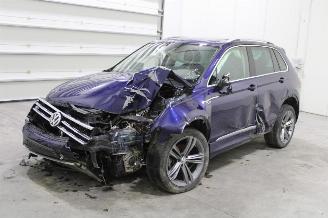Vaurioauto  passenger cars Volkswagen Tiguan  2017/12