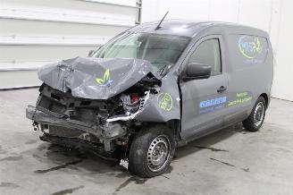 Vaurioauto  passenger cars Renault Express  2023/6