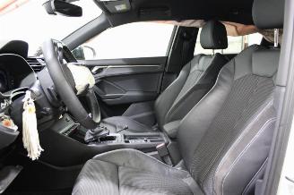 Audi Q3  picture 11