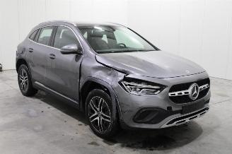 Mercedes GLA 250 picture 2