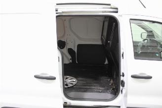 Renault Express  picture 13