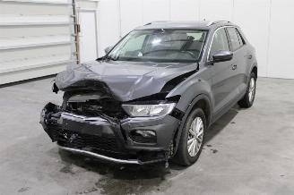 Damaged car Volkswagen T-Roc  2019/4