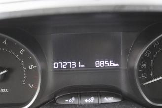 Peugeot 208  picture 13