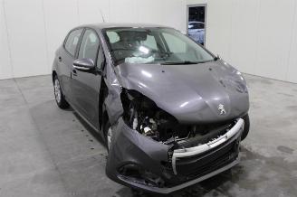 Peugeot 208  picture 2