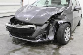 Peugeot 208  picture 25