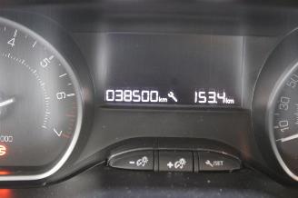Peugeot 208  picture 11