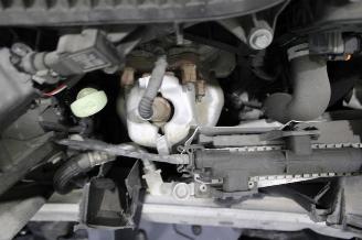 Peugeot 208  picture 23