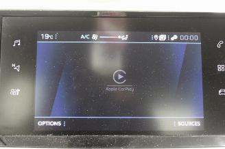 Peugeot 208  picture 15