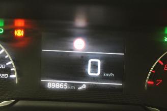 Peugeot 208  picture 13