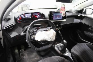Peugeot 208  picture 10