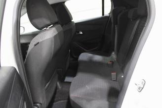 Peugeot 208  picture 12