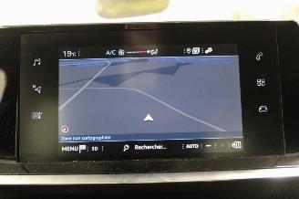Peugeot 208  picture 14