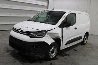 uszkodzony samochody osobowe Citroën Berlingo  2022/6