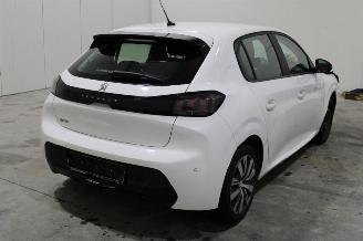 Peugeot 208  picture 3