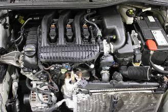 Peugeot 208  picture 15