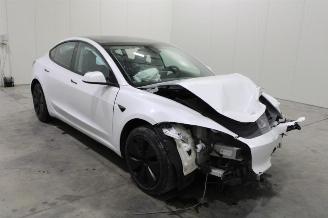 Tesla Model 3  picture 2