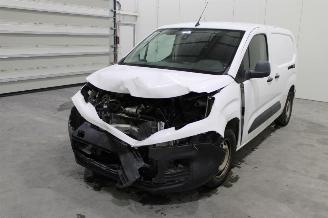 damaged passenger cars Peugeot Partner  2021/1