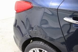 Kia Carens  picture 24