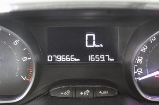 Peugeot 2008  picture 12