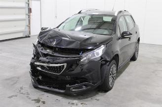 damaged passenger cars Peugeot 2008  2018/1