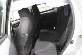 Peugeot 108  picture 11