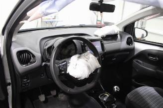 Peugeot 108  picture 9