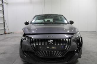 Peugeot 208  picture 5