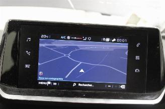 Peugeot 208  picture 13