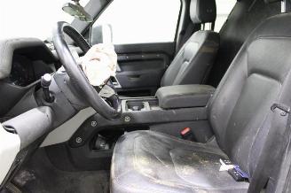 Land Rover Defender  picture 11