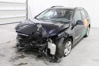Schadeauto Volkswagen Golf  2022/8