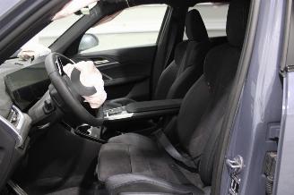 BMW iX1  picture 11