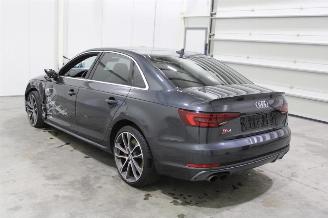 Audi S4  picture 5