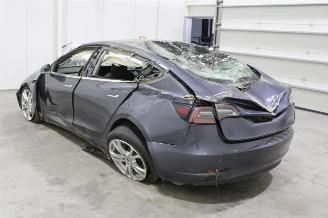 Tesla Model 3  picture 4