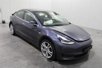 Tesla Model 3  picture 2